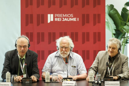 Urgente: Nobel alertan del peligro de la IA, aunque la ven «extremadamente útil
