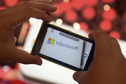 El chat inteligente de Microsoft da el salto al móvil y a Skype
