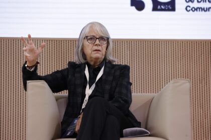 Gabriela Cañas advierte: Los bulos son un ‘bombardeo’ diario a nuestros estándares democráticos