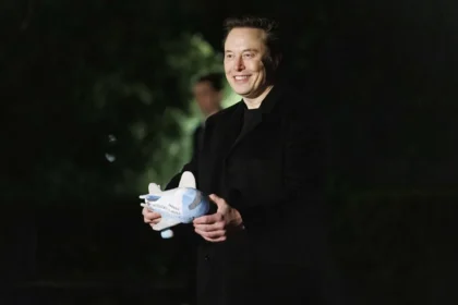 Elon Musk integra X en xAI: Nace una potencia combinada de datos e inteligencia artificial