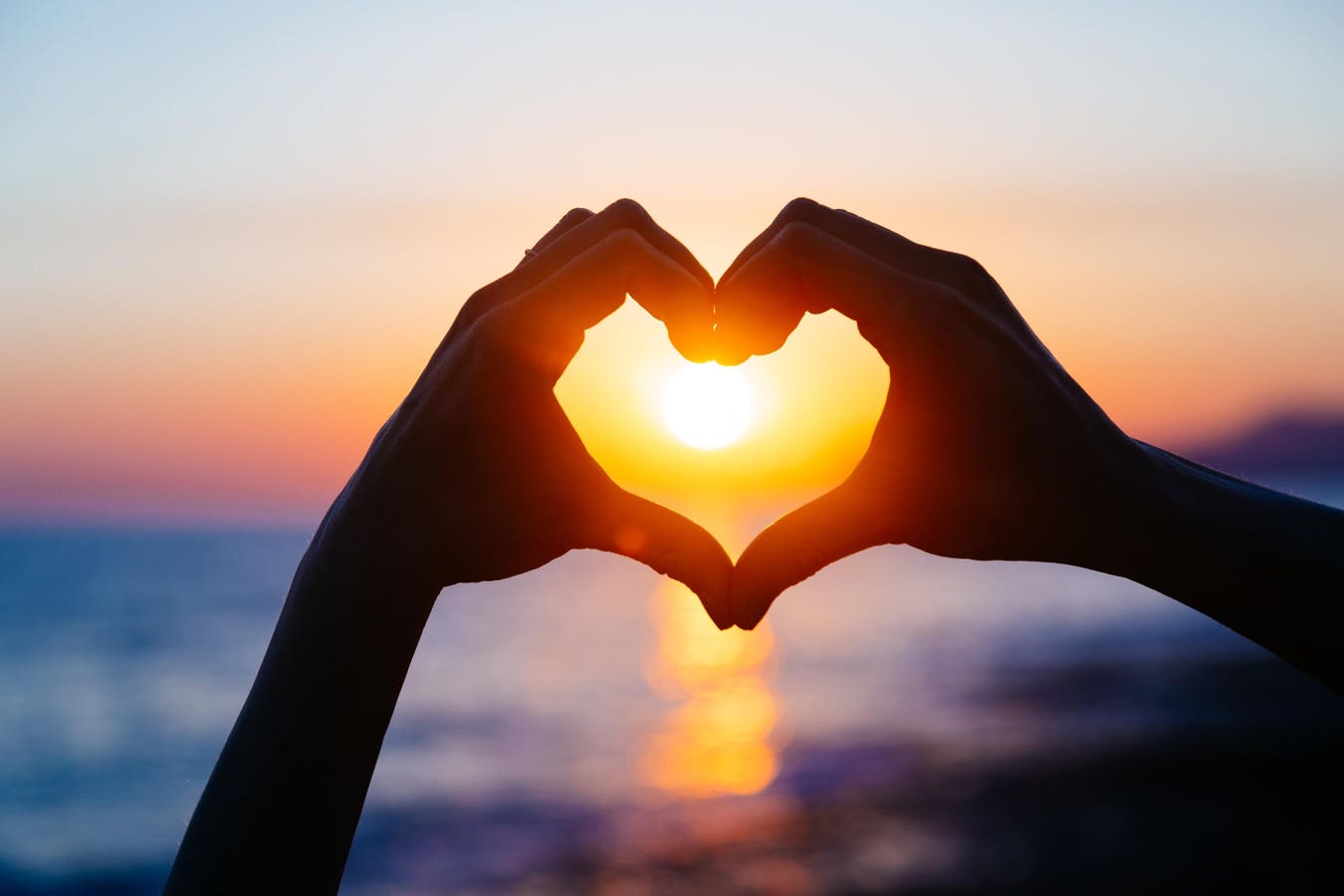 IA Desata Pasión: Crea la Historia de Amor Perfecta a Tu Medida